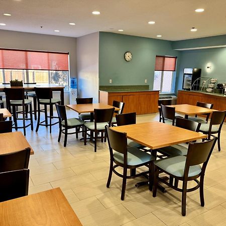 Days Inn & Suites By Wyndham Μάντισον Εξωτερικό φωτογραφία