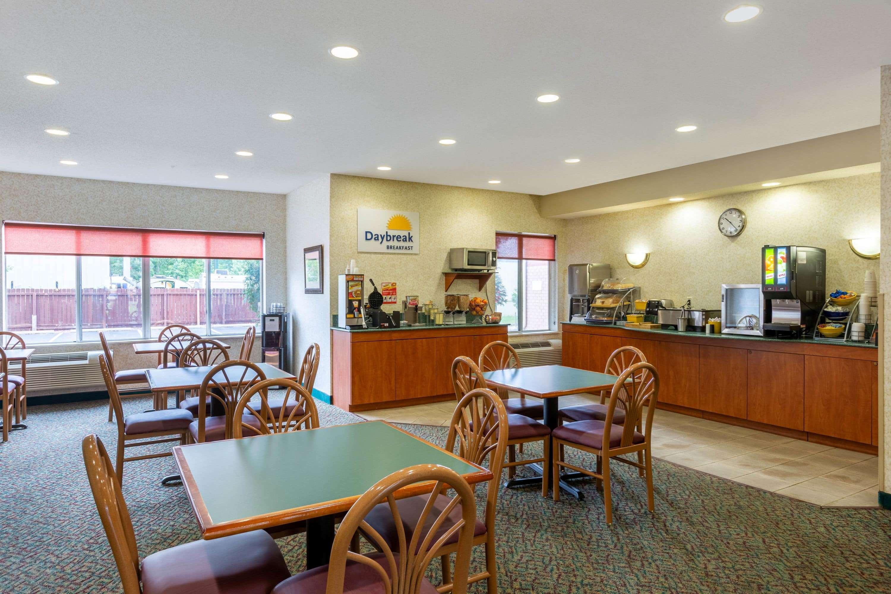 Days Inn & Suites By Wyndham Μάντισον Εξωτερικό φωτογραφία