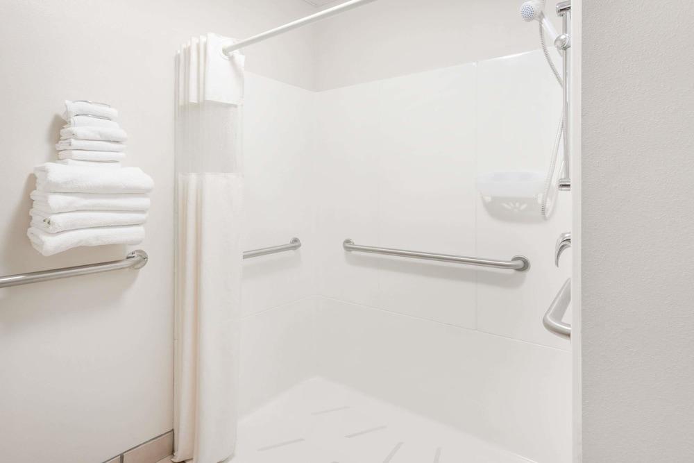 Days Inn & Suites By Wyndham Μάντισον Εξωτερικό φωτογραφία