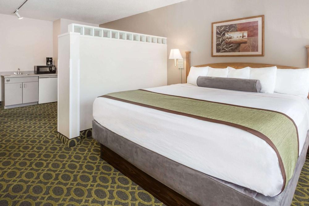 Days Inn & Suites By Wyndham Μάντισον Εξωτερικό φωτογραφία