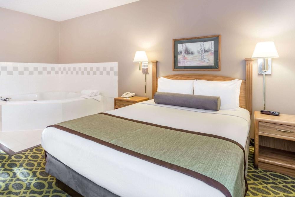 Days Inn & Suites By Wyndham Μάντισον Εξωτερικό φωτογραφία