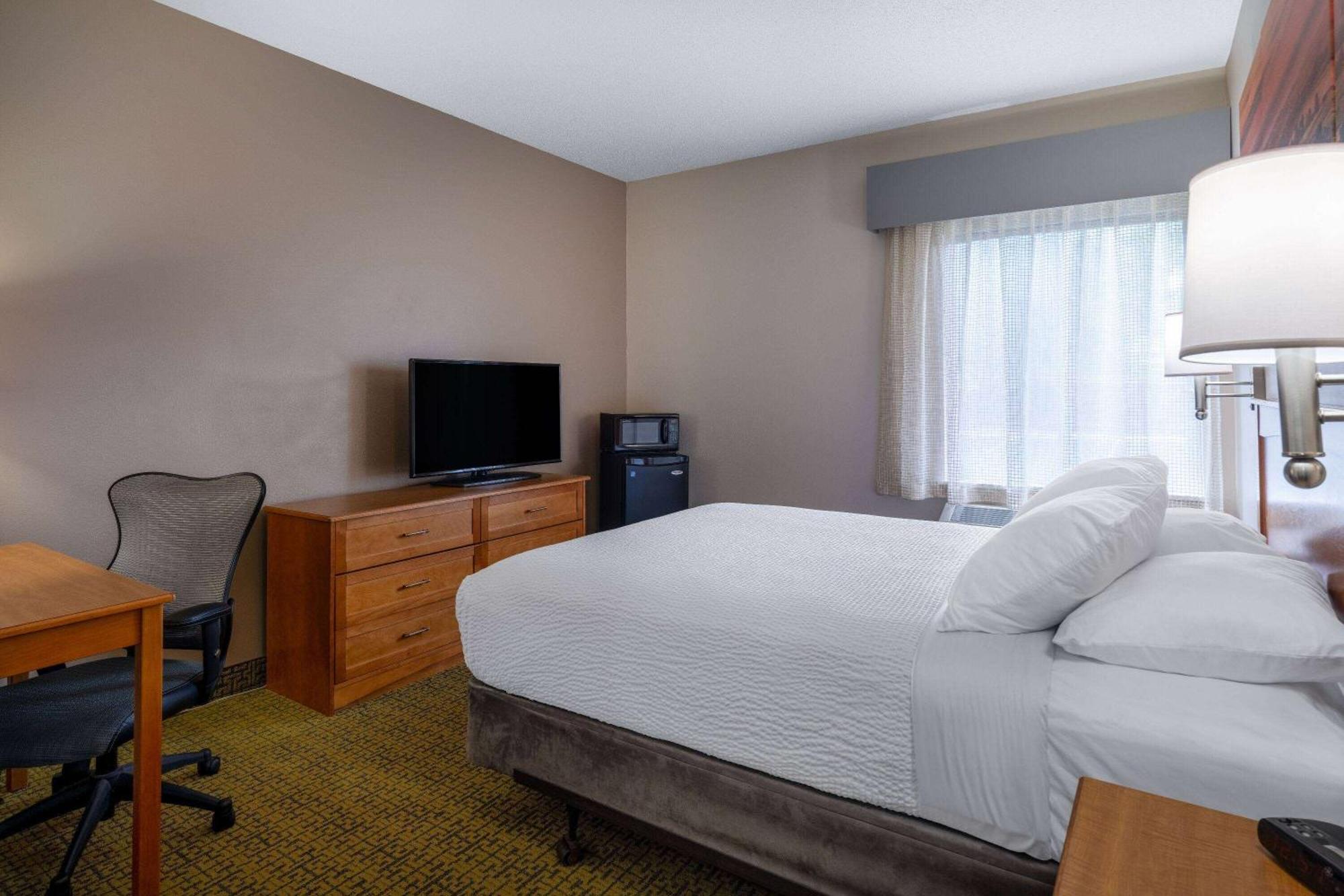 Days Inn & Suites By Wyndham Μάντισον Εξωτερικό φωτογραφία