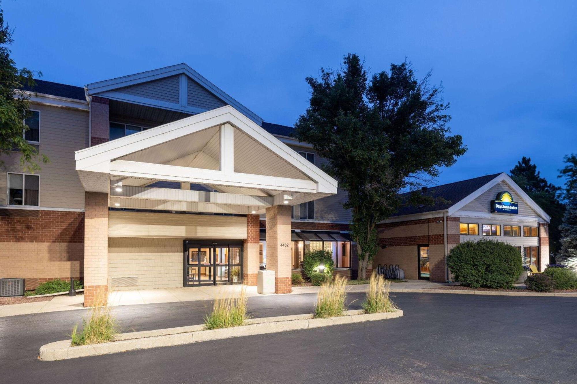 Days Inn & Suites By Wyndham Μάντισον Εξωτερικό φωτογραφία