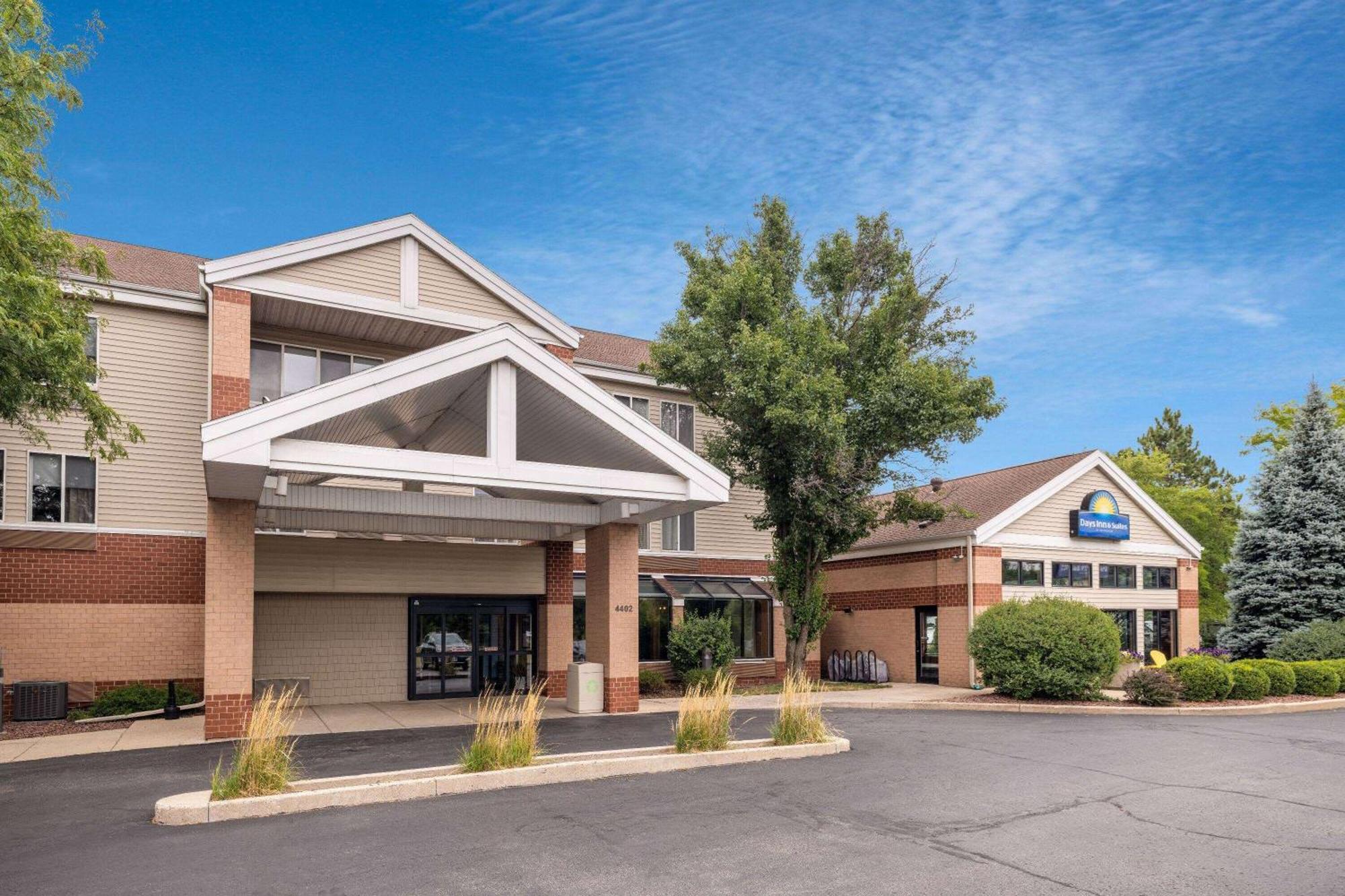 Days Inn & Suites By Wyndham Μάντισον Εξωτερικό φωτογραφία
