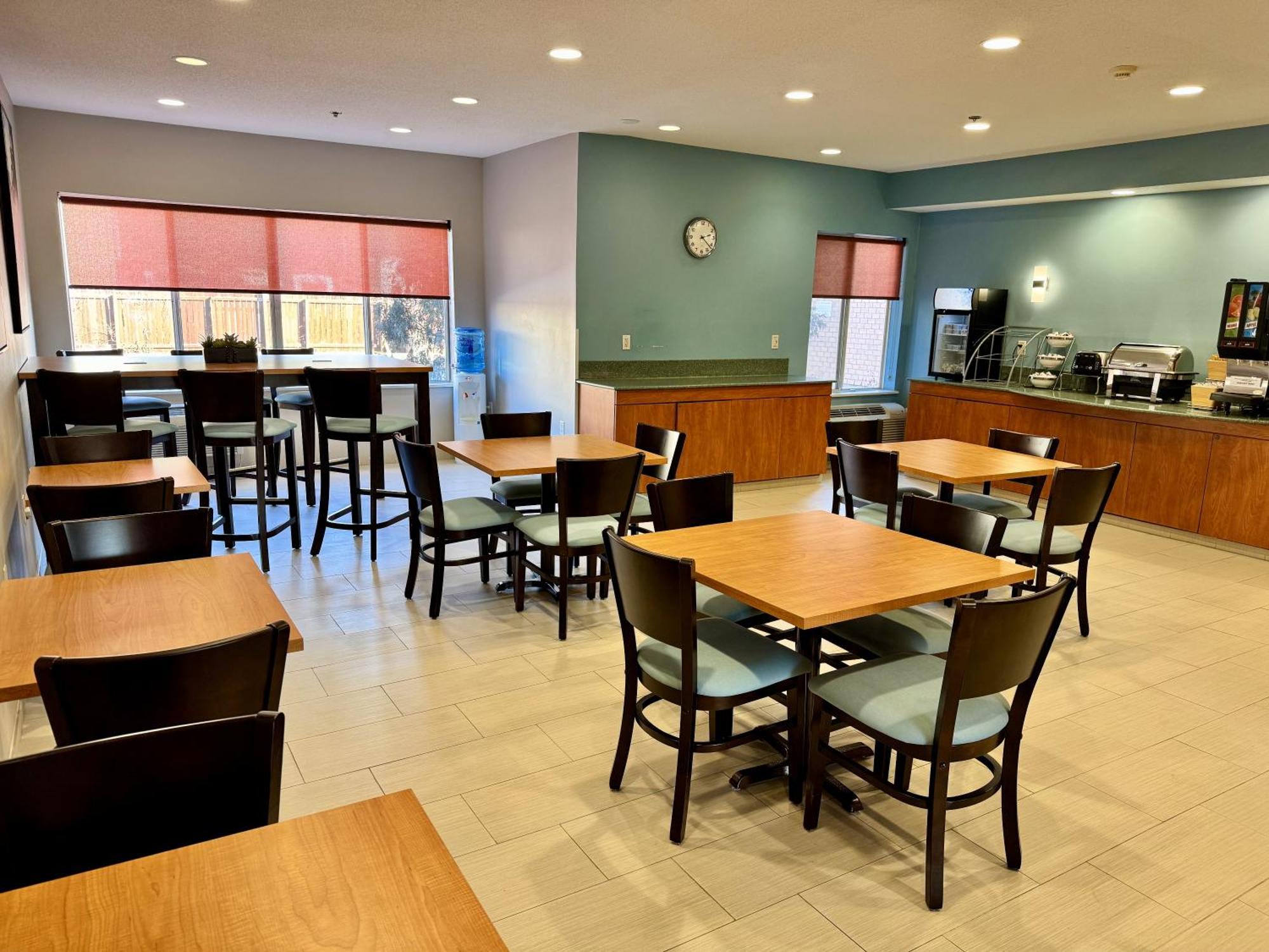 Days Inn & Suites By Wyndham Μάντισον Εξωτερικό φωτογραφία